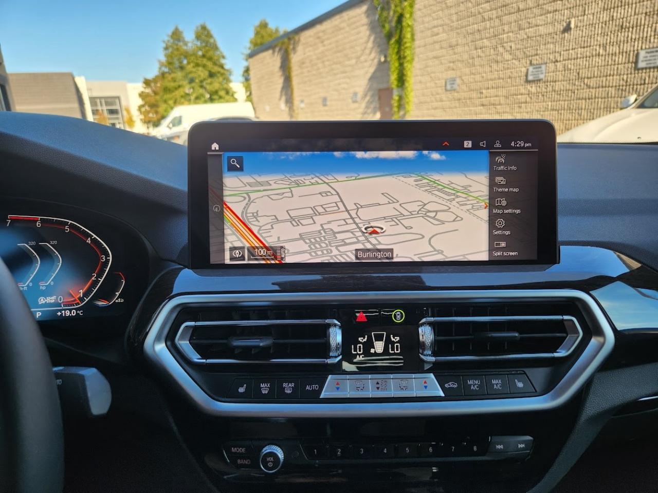 2025 BMW X4 HEADS UP DISPLAY, CARPLAY, PANOROOF,AMBIENT LIGHTS Photo