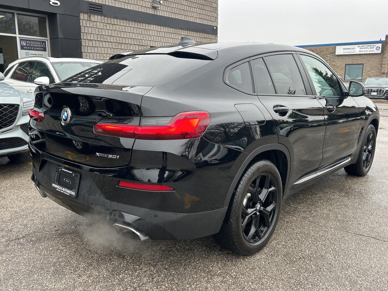 2025 BMW X4 HEADS UP DISPLAY, CARPLAY, PANOROOF,AMBIENT LIGHTS Photo3