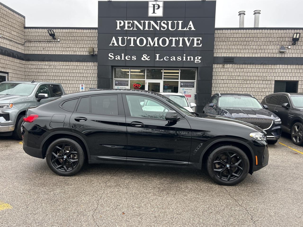 2025 BMW X4 HEADS UP DISPLAY, CARPLAY, PANOROOF,AMBIENT LIGHTS Photo