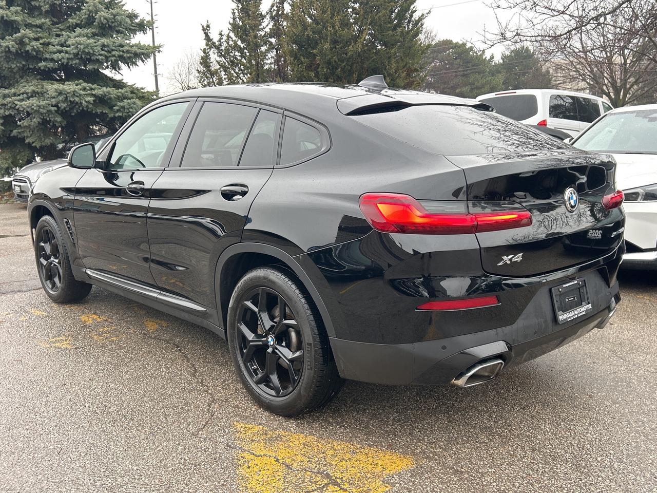 2025 BMW X4 HEADS UP DISPLAY, CARPLAY, PANOROOF,AMBIENT LIGHTS Photo