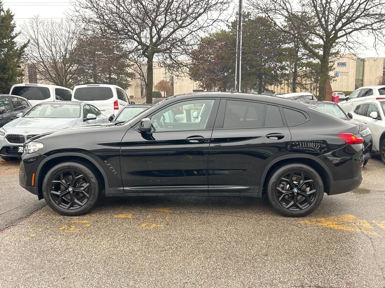 2025 BMW X4 HEADS UP DISPLAY, CARPLAY, PANOROOF,AMBIENT LIGHTS Photo