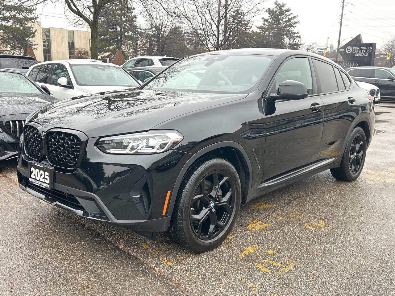 2025 BMW X4 HEADS UP DISPLAY, CARPLAY, PANOROOF,AMBIENT LIGHTS Photo