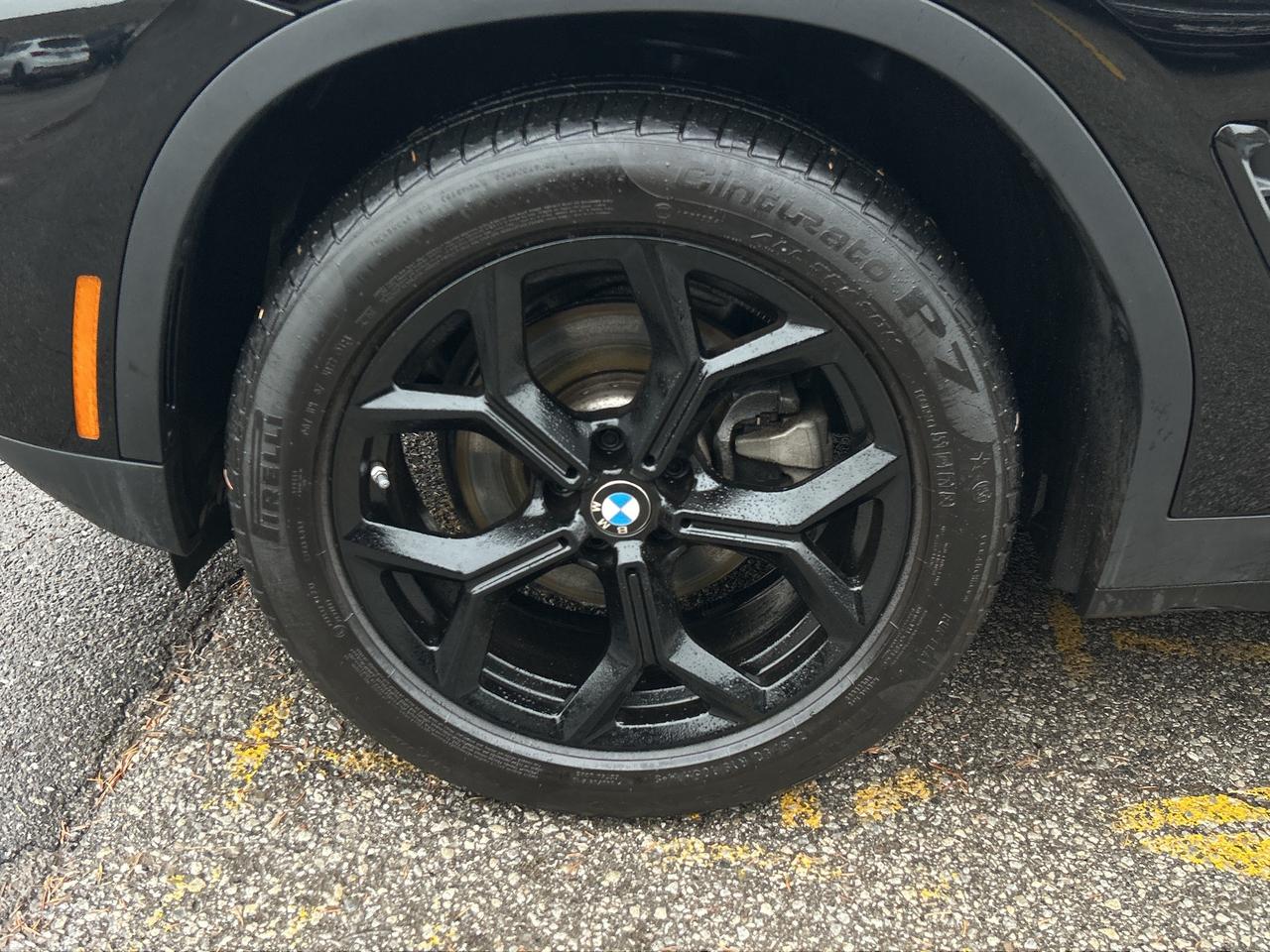 2025 BMW X4 HEADS UP DISPLAY, CARPLAY, PANOROOF,AMBIENT LIGHTS Photo