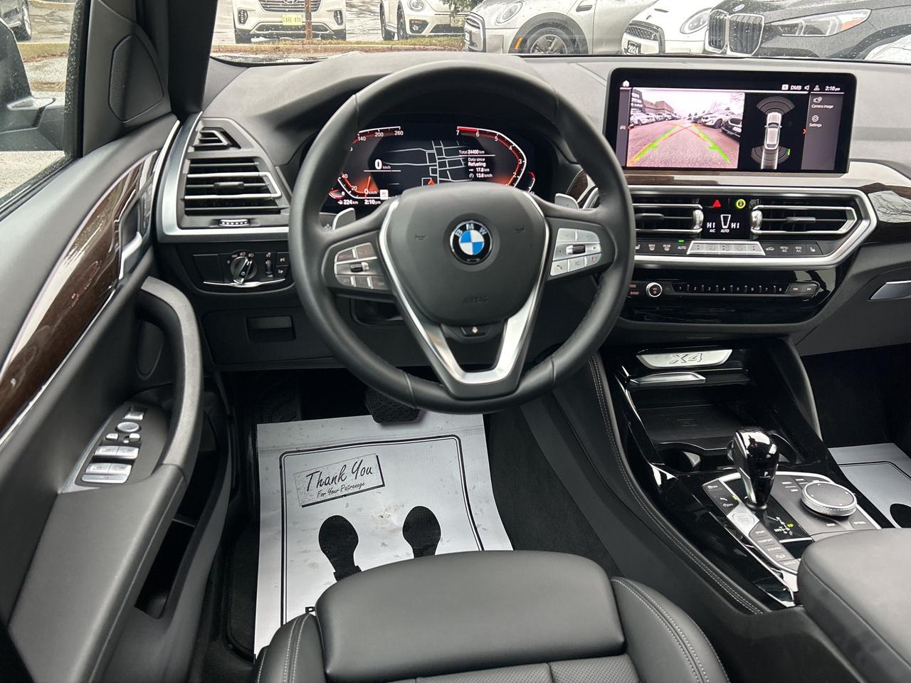 2025 BMW X4 HEADS UP DISPLAY, CARPLAY, PANOROOF,AMBIENT LIGHTS Photo