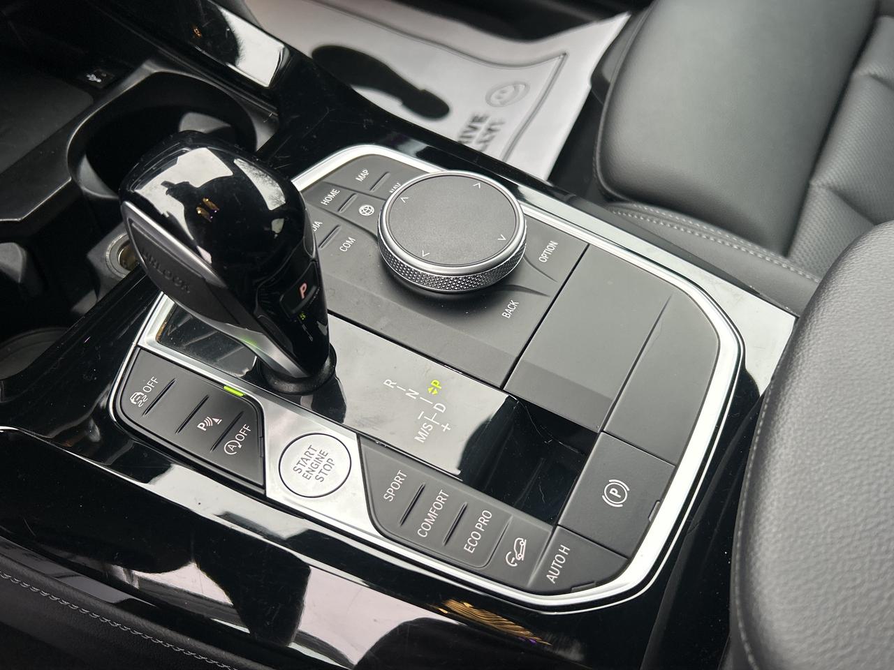 2025 BMW X4 HEADS UP DISPLAY, CARPLAY, PANOROOF,AMBIENT LIGHTS Photo