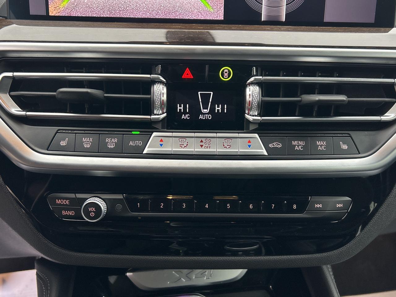 2025 BMW X4 HEADS UP DISPLAY, CARPLAY, PANOROOF,AMBIENT LIGHTS Photo