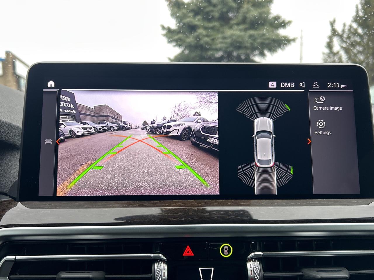 2025 BMW X4 HEADS UP DISPLAY, CARPLAY, PANOROOF,AMBIENT LIGHTS Photo