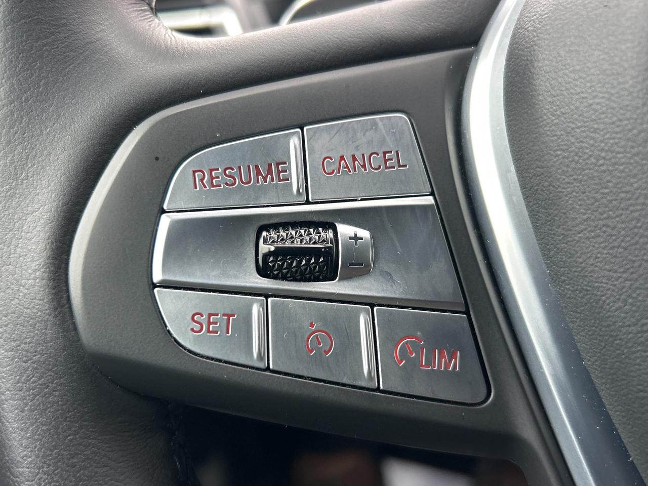 2025 BMW X4 HEADS UP DISPLAY, CARPLAY, PANOROOF,AMBIENT LIGHTS Photo