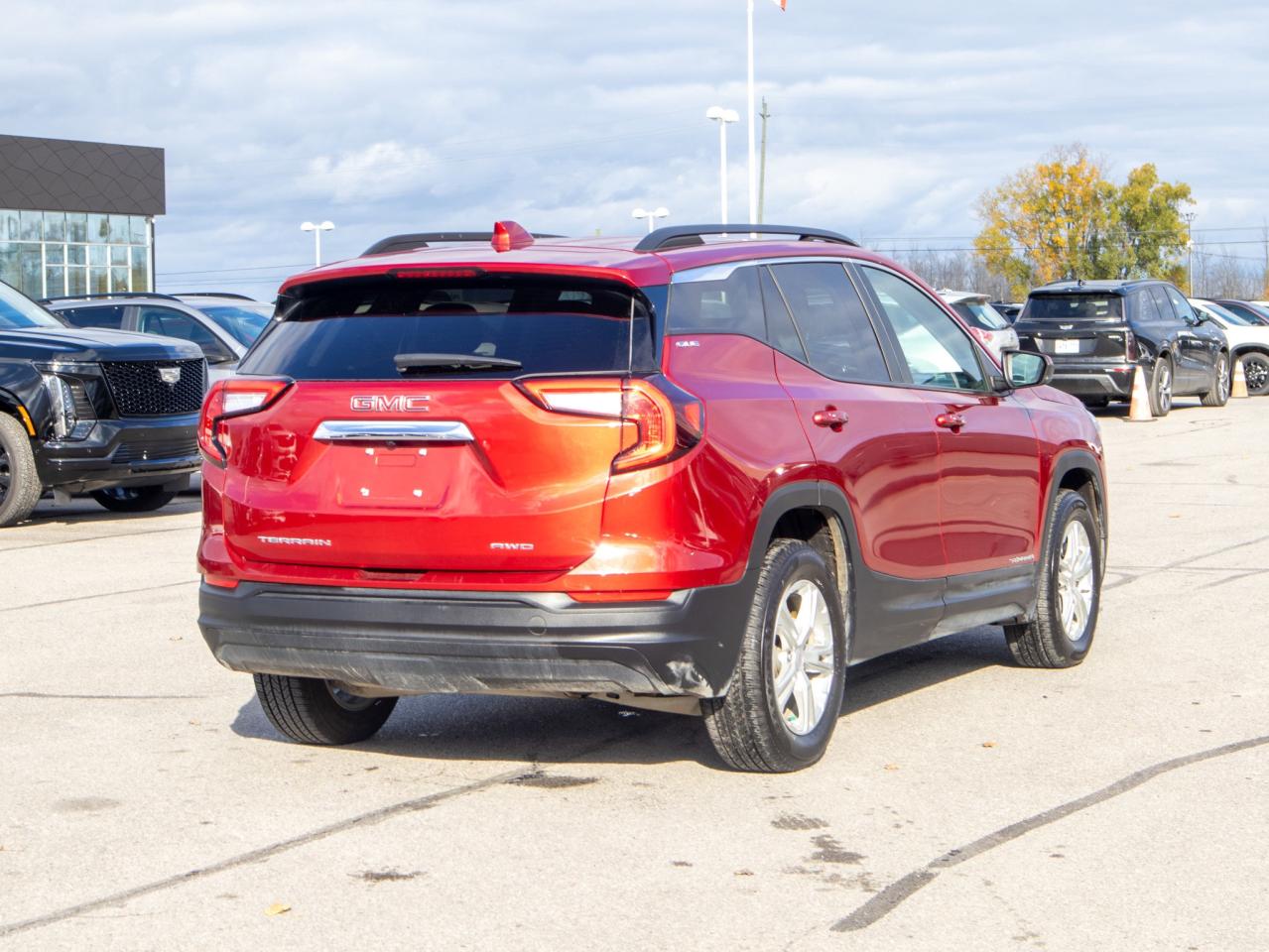 2024 GMC Terrain SLE - Premium Cloth Seats   WiFi Hotspot Photo