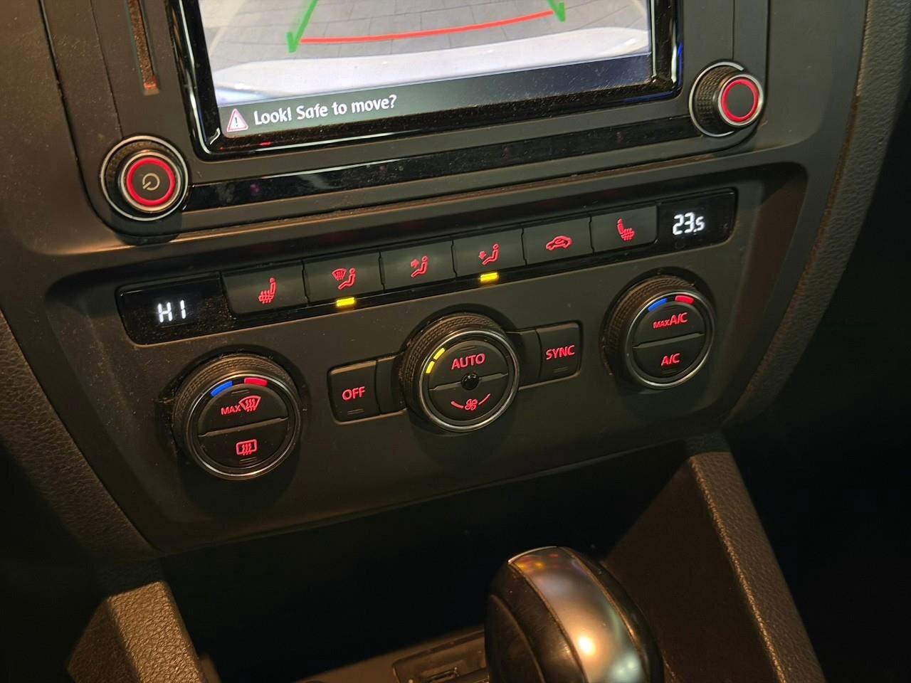 2016 Volkswagen Jetta Sedan ComfortlineCERTIFIED AS-TRADED, ONE-OWNER, ACCIDEN Photo