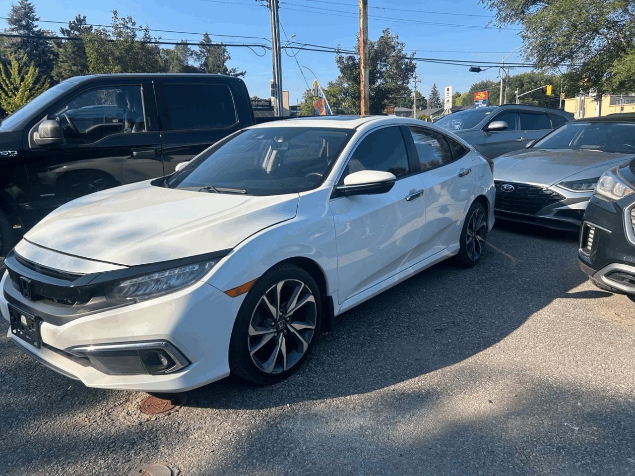 2019 Honda Civic Touring CVT Photo5