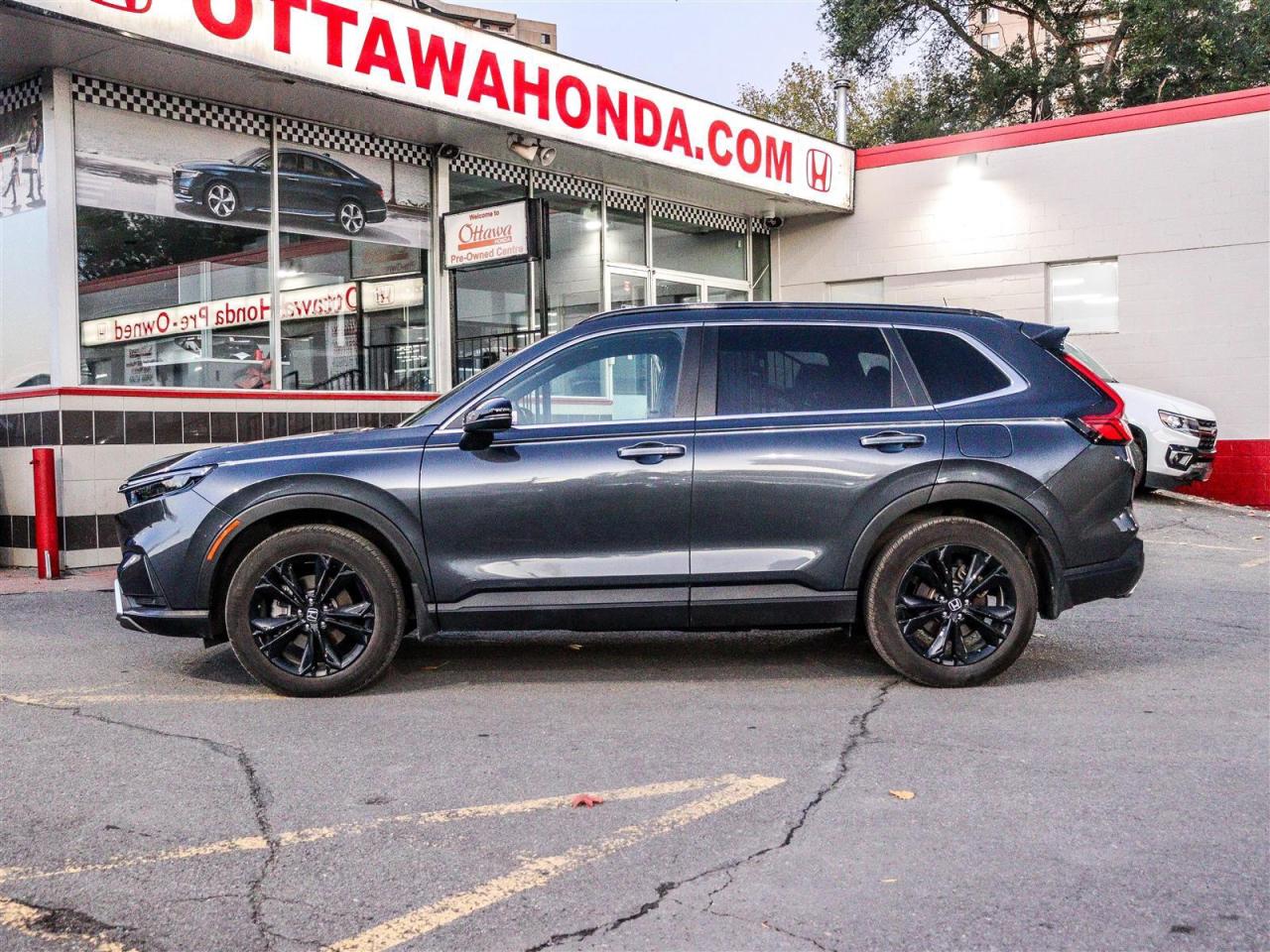 2024 Honda CR-V Touring HYBRID LEATHER NAVIGATION Photo4