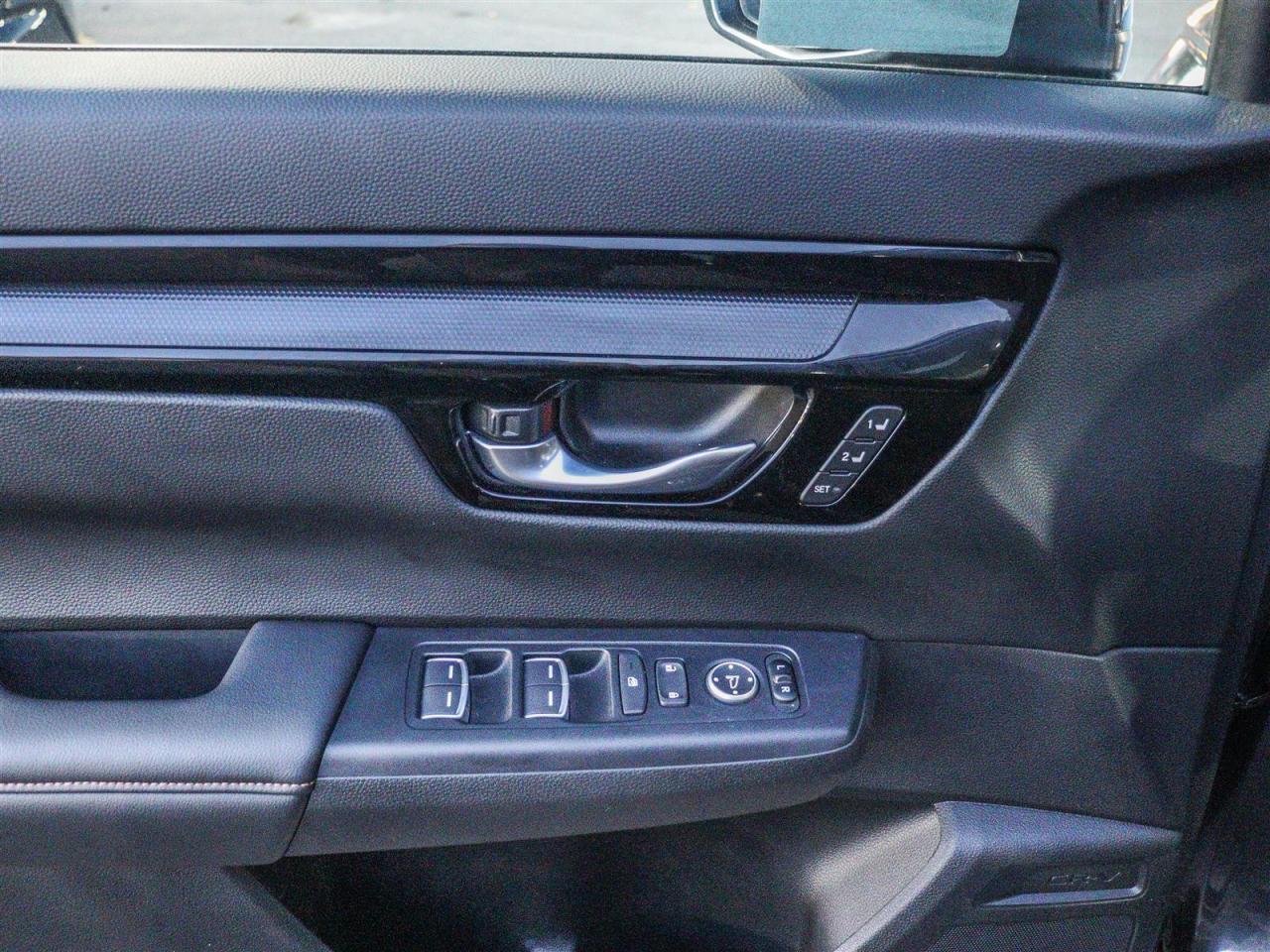 2024 Honda CR-V Touring HYBRID LEATHER NAVIGATION Photo