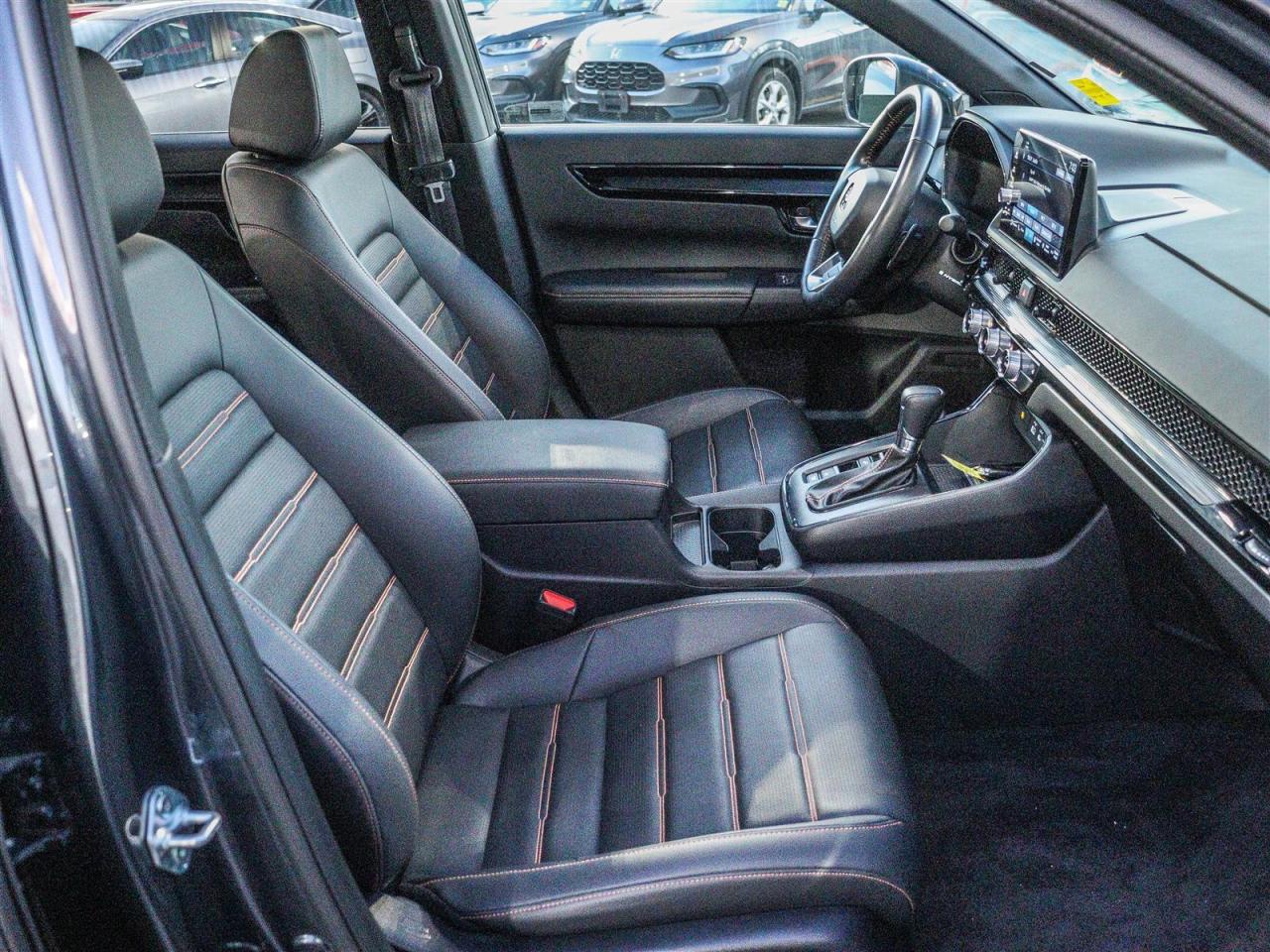 2024 Honda CR-V Touring HYBRID LEATHER NAVIGATION Photo