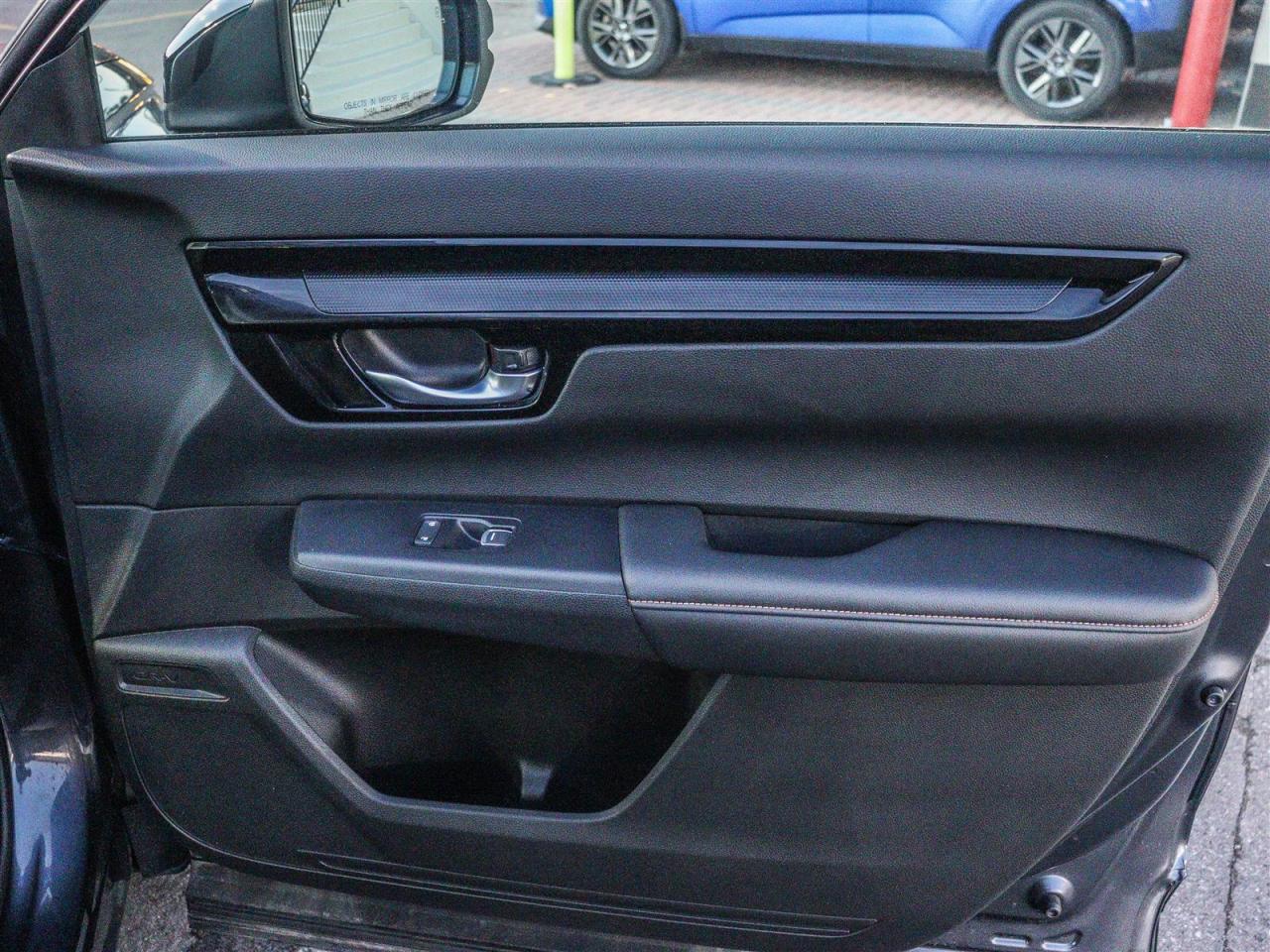 2024 Honda CR-V Touring HYBRID LEATHER NAVIGATION Photo