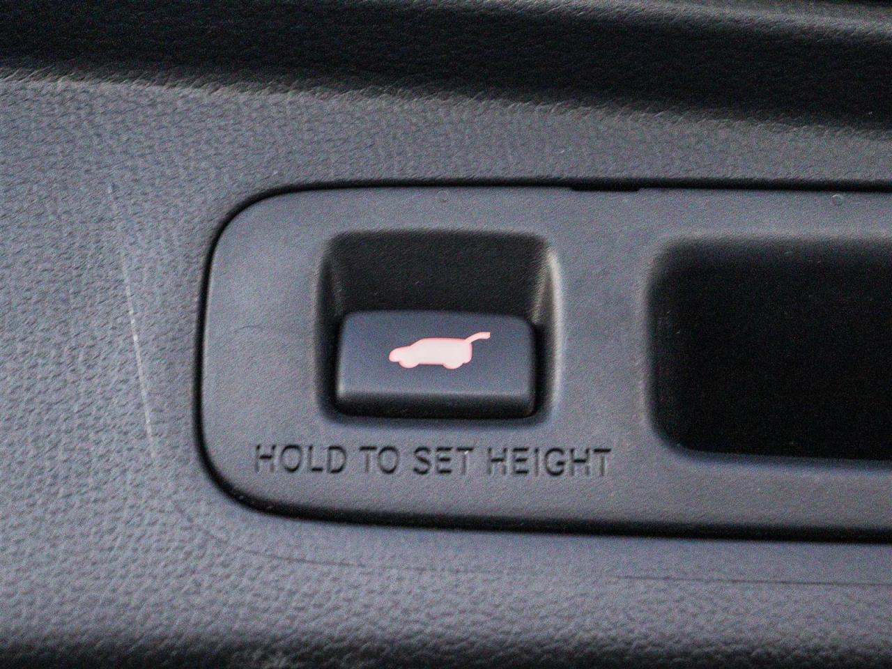 2024 Honda CR-V Touring HYBRID LEATHER NAVIGATION Photo