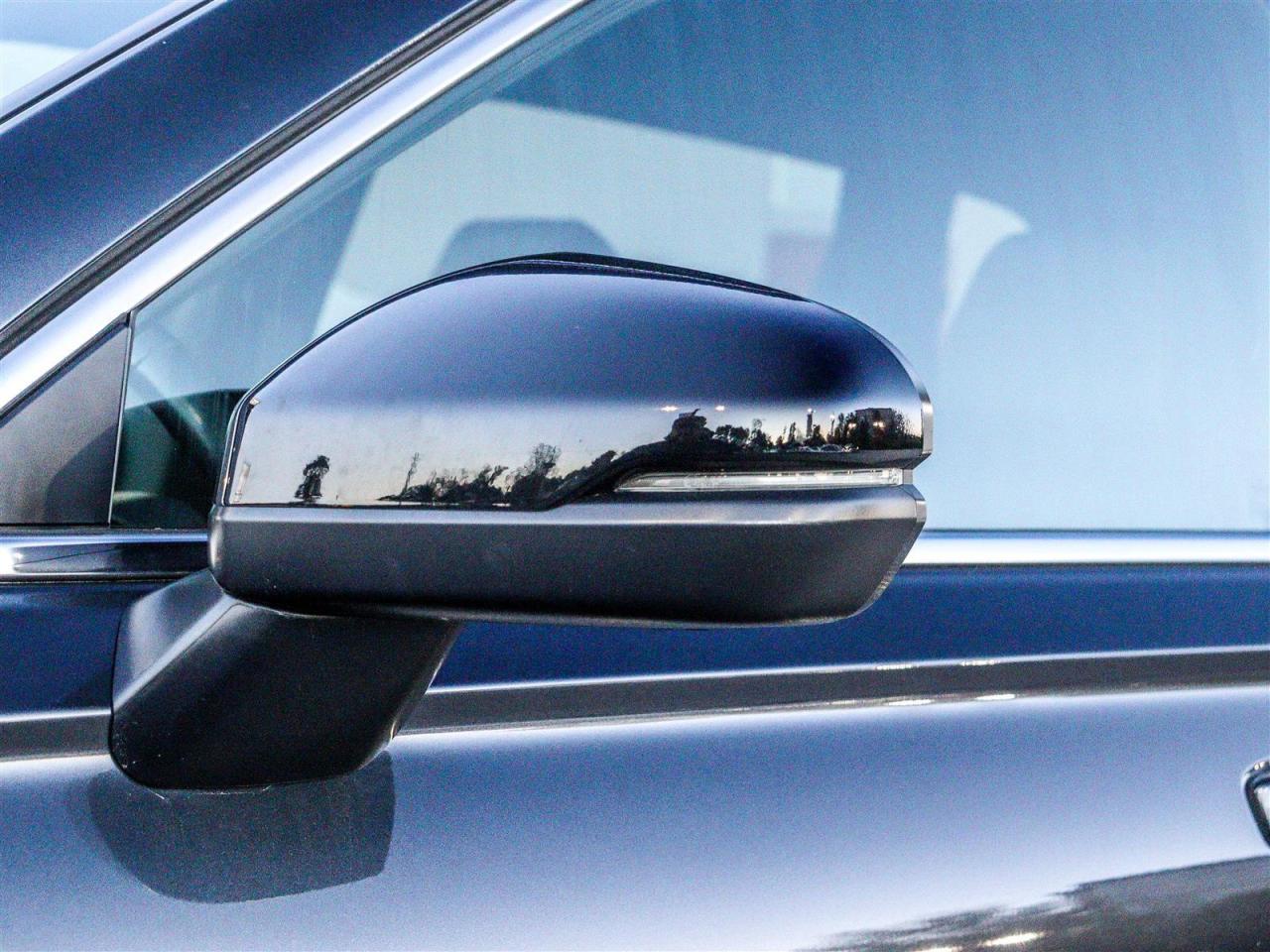 2024 Honda CR-V Touring HYBRID LEATHER NAVIGATION Photo