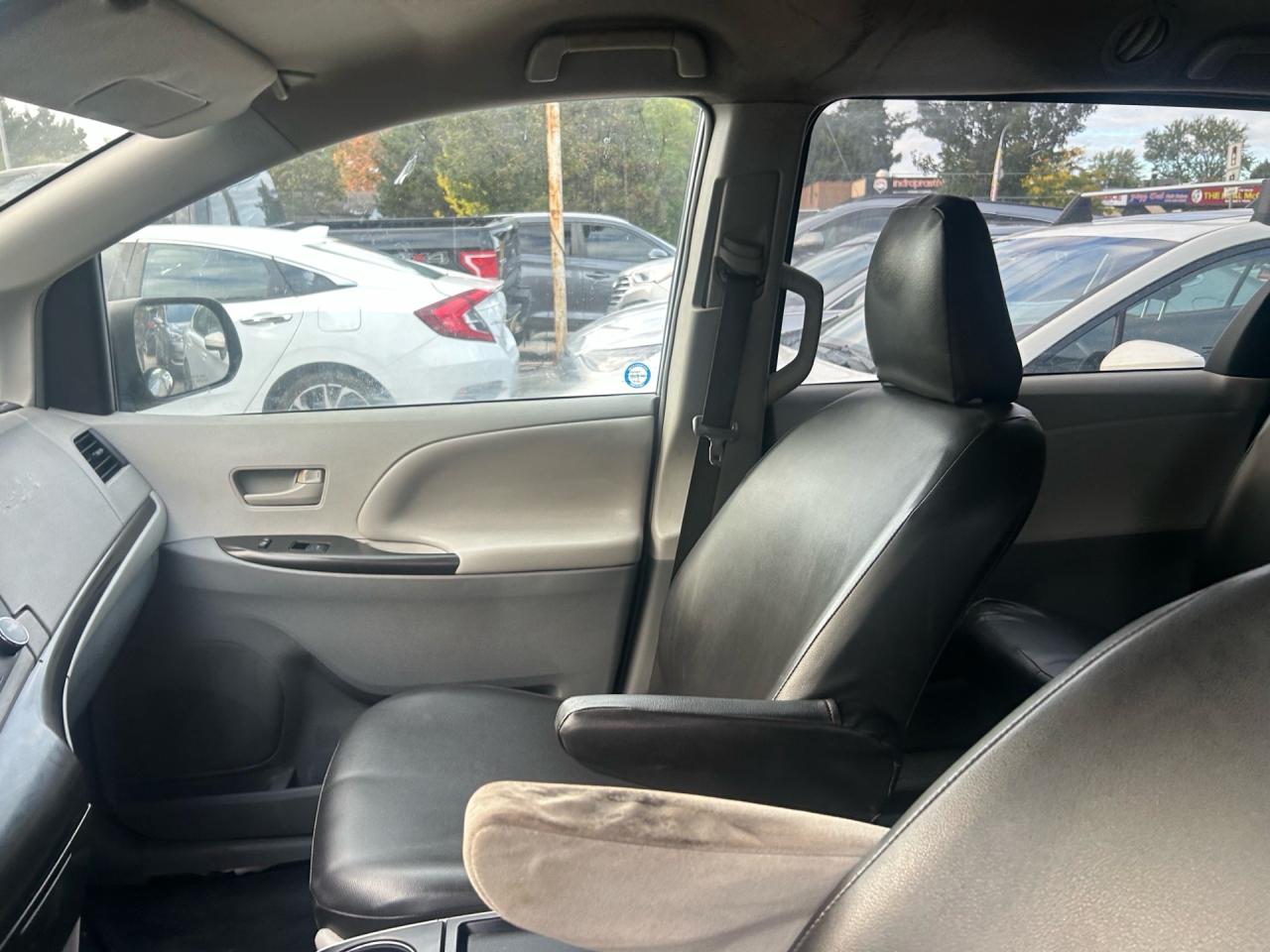 2012 Toyota Sienna 5DR V6 CE 7-PASS FWD Photo