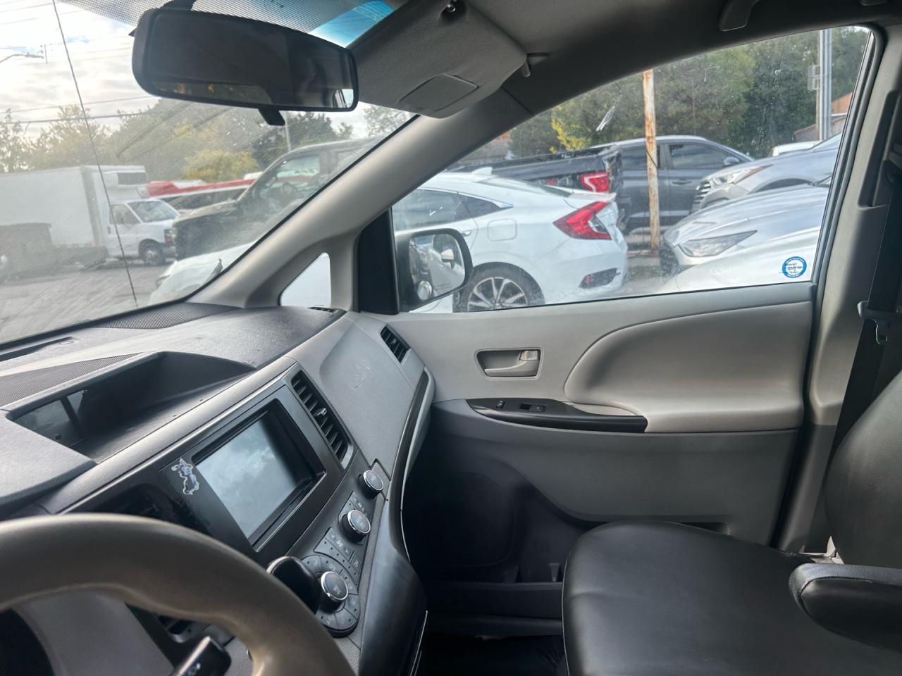 2012 Toyota Sienna 5DR V6 CE 7-PASS FWD Photo