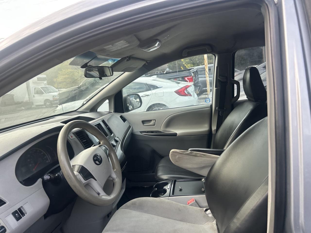 2012 Toyota Sienna 5DR V6 CE 7-PASS FWD Photo