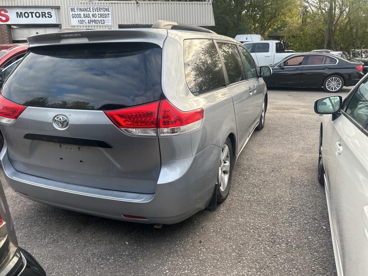 2012 Toyota Sienna 5DR V6 CE 7-PASS FWD Photo