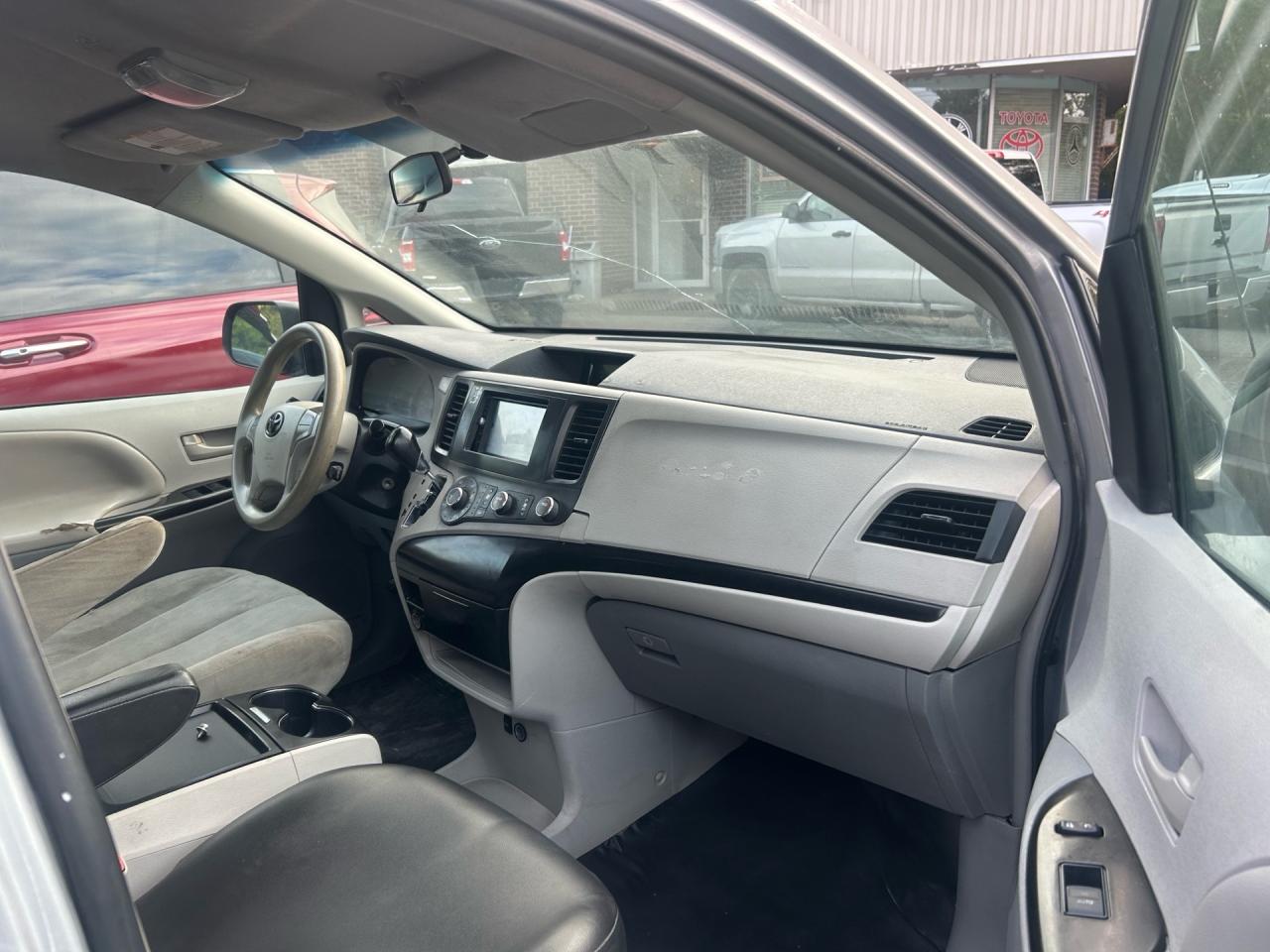 2012 Toyota Sienna 5DR V6 CE 7-PASS FWD Photo