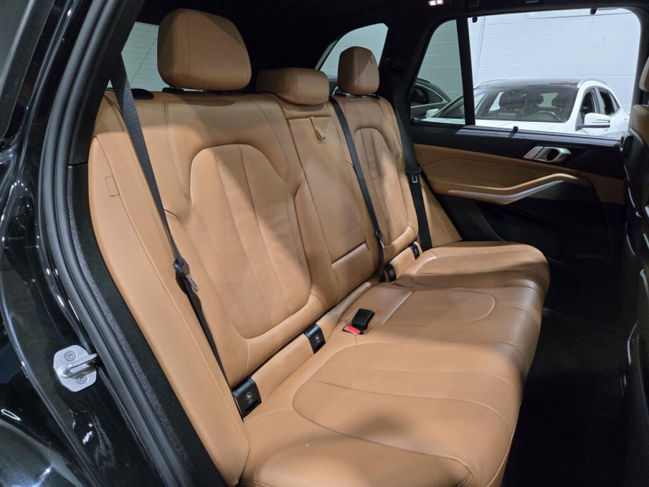 2022 BMW X5 xDrive40i M-Sport Premium Essential PKG SKY LOUNGE Photo