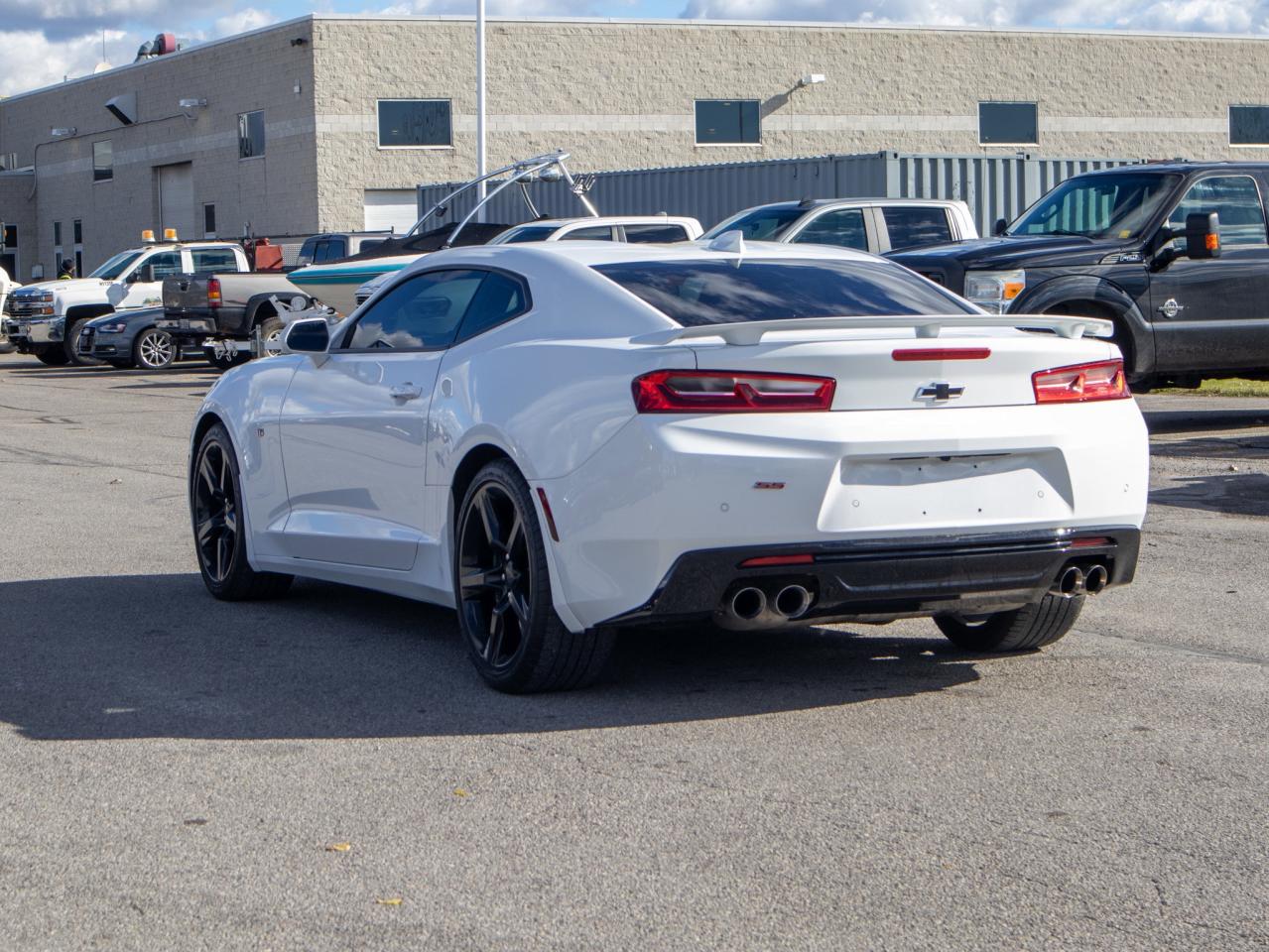 2016 Chevrolet Camaro 2SS- 6.2L V8, Ambient Interior LIghting Photo