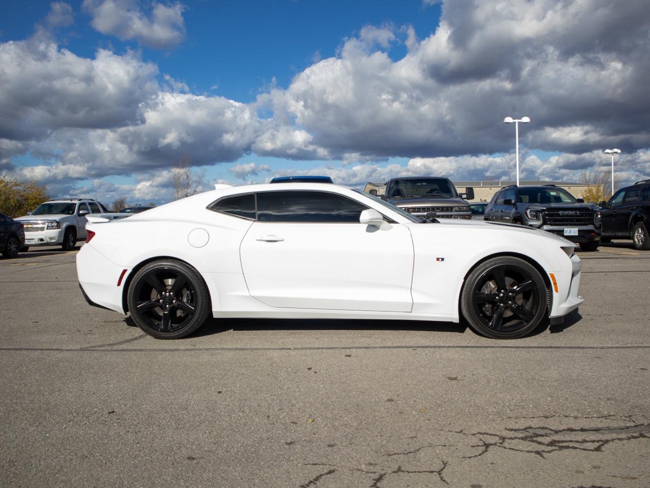 2016 Chevrolet Camaro 2SS- 6.2L V8, Ambient Interior LIghting Photo