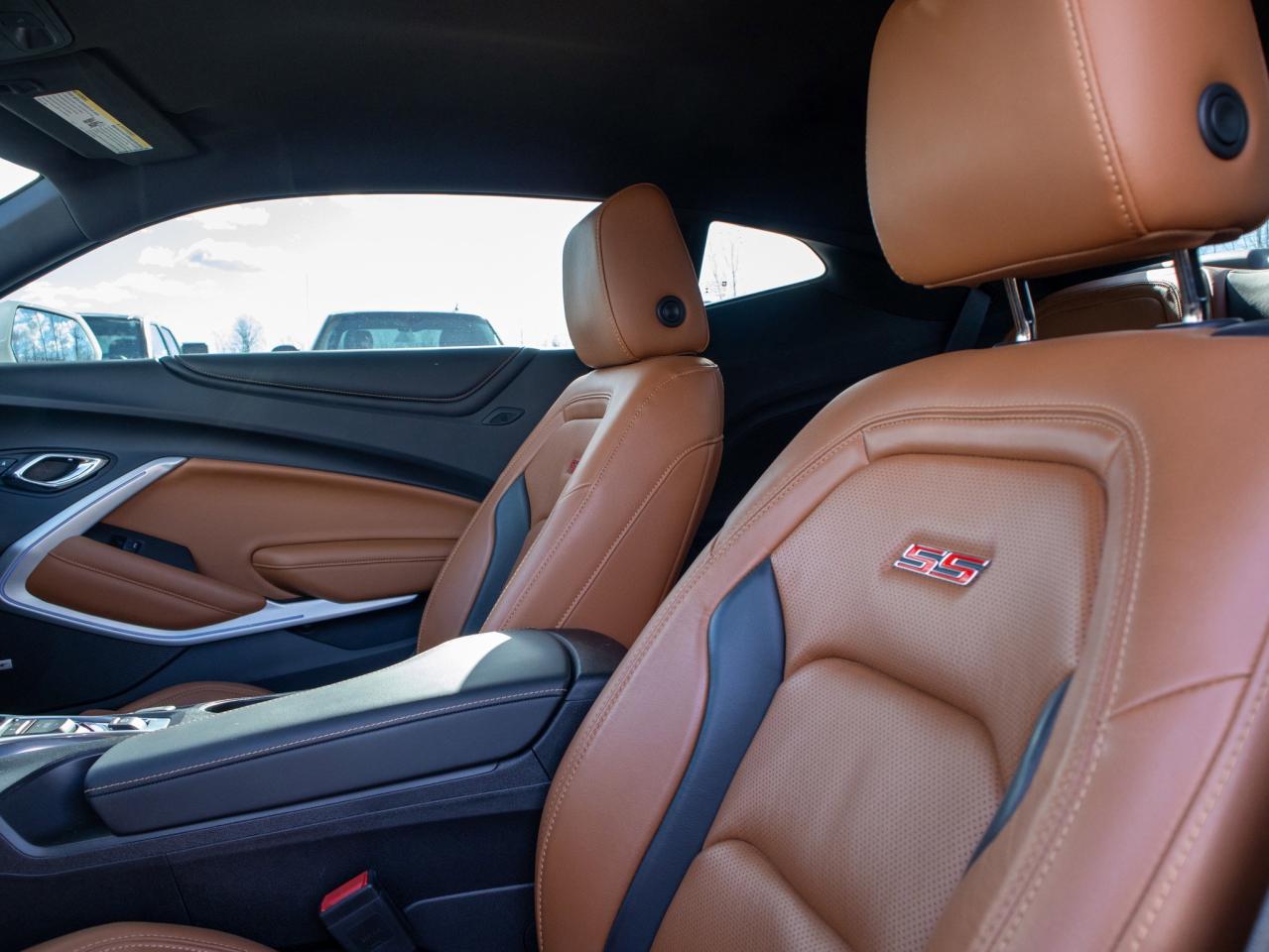 2016 Chevrolet Camaro 2SS- 6.2L V8, Ambient Interior LIghting Photo