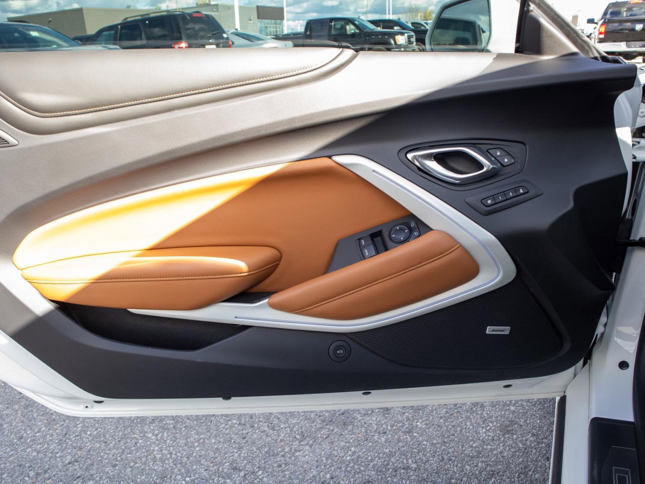 2016 Chevrolet Camaro 2SS- 6.2L V8, Ambient Interior LIghting Photo