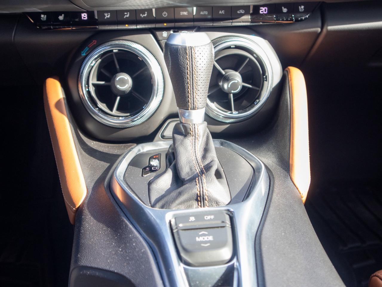 2016 Chevrolet Camaro 2SS- 6.2L V8, Ambient Interior LIghting Photo