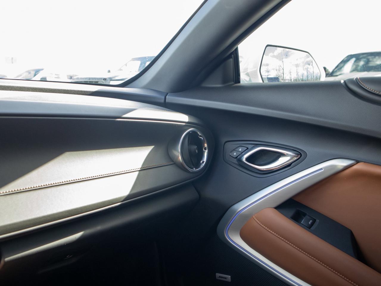 2016 Chevrolet Camaro 2SS- 6.2L V8, Ambient Interior LIghting Photo