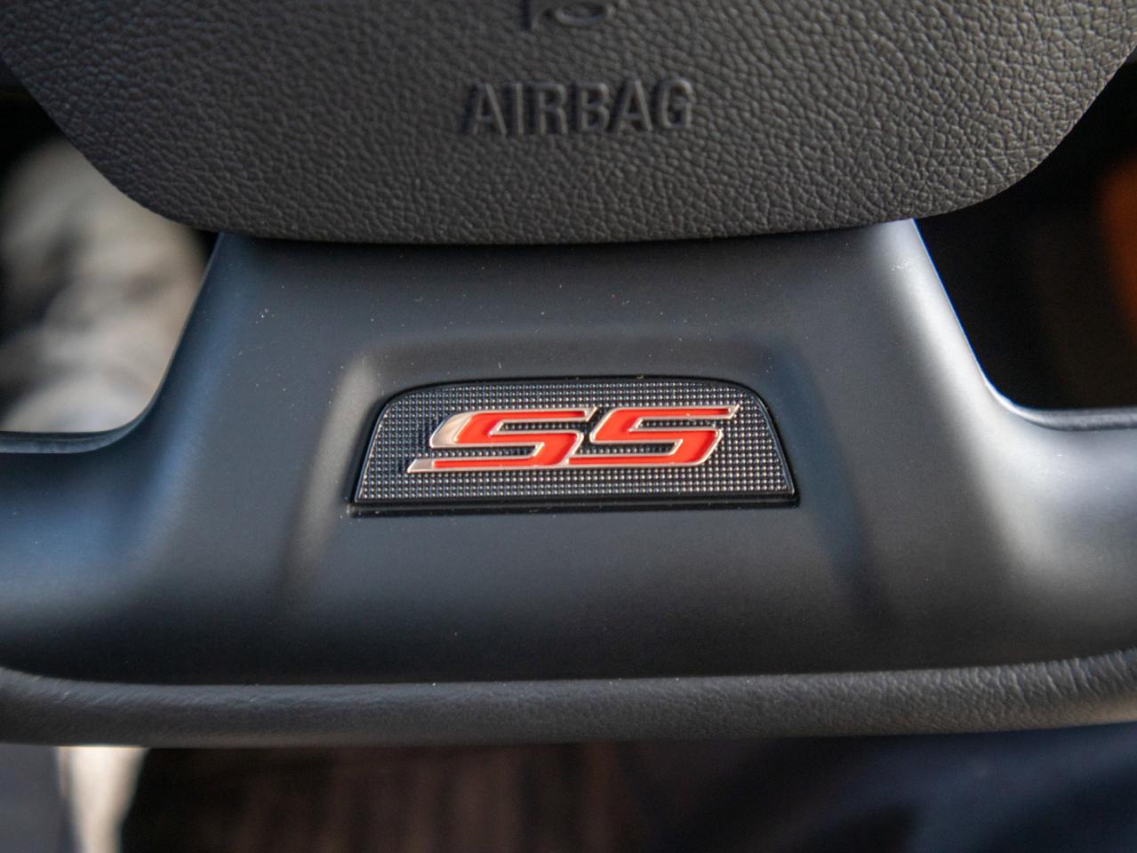 2016 Chevrolet Camaro 2SS- 6.2L V8, Ambient Interior LIghting Photo