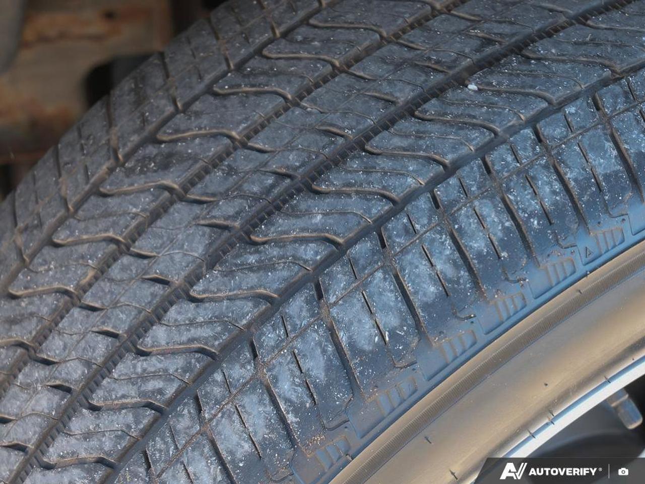 2023 Chevrolet Suburban High CountryHIGH COUNTRY, 6.2L, 4X4, NAV, ROOF, LO Photo