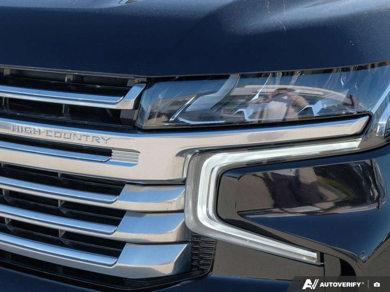 2023 Chevrolet Suburban HIGH COUNTRY, 6.2L, 4X4, NAV, ROOF, LOADED, 1-OWNER! Photo