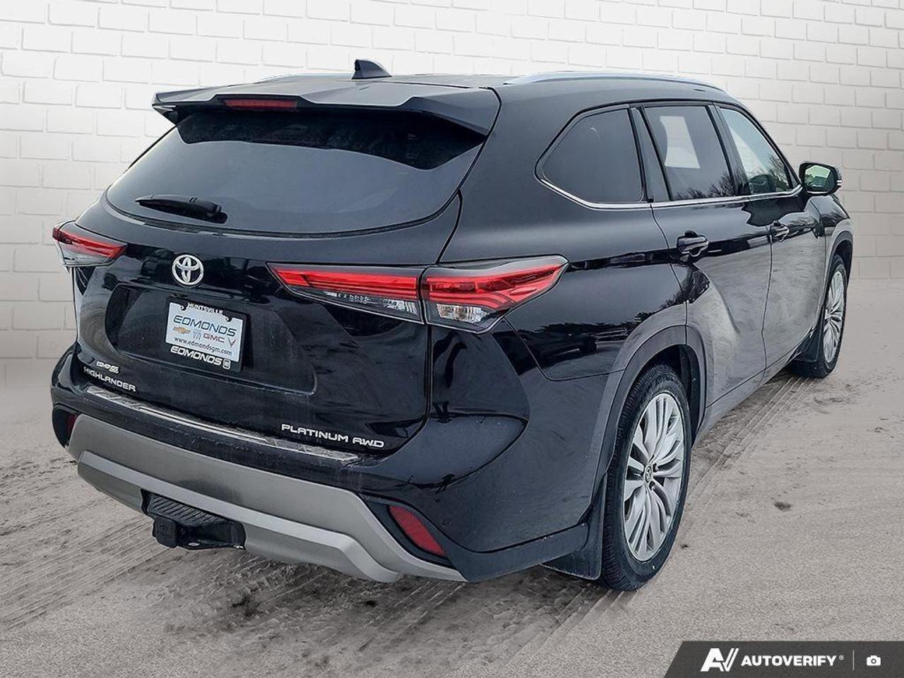 2023 Toyota Highlander LECertified Pre-Owned   One Owner   Winter Tires Photo4