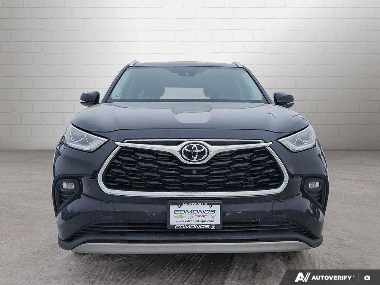 2023 Toyota Highlander LECertified Pre-Owned   One Owner   Winter Tires Photo