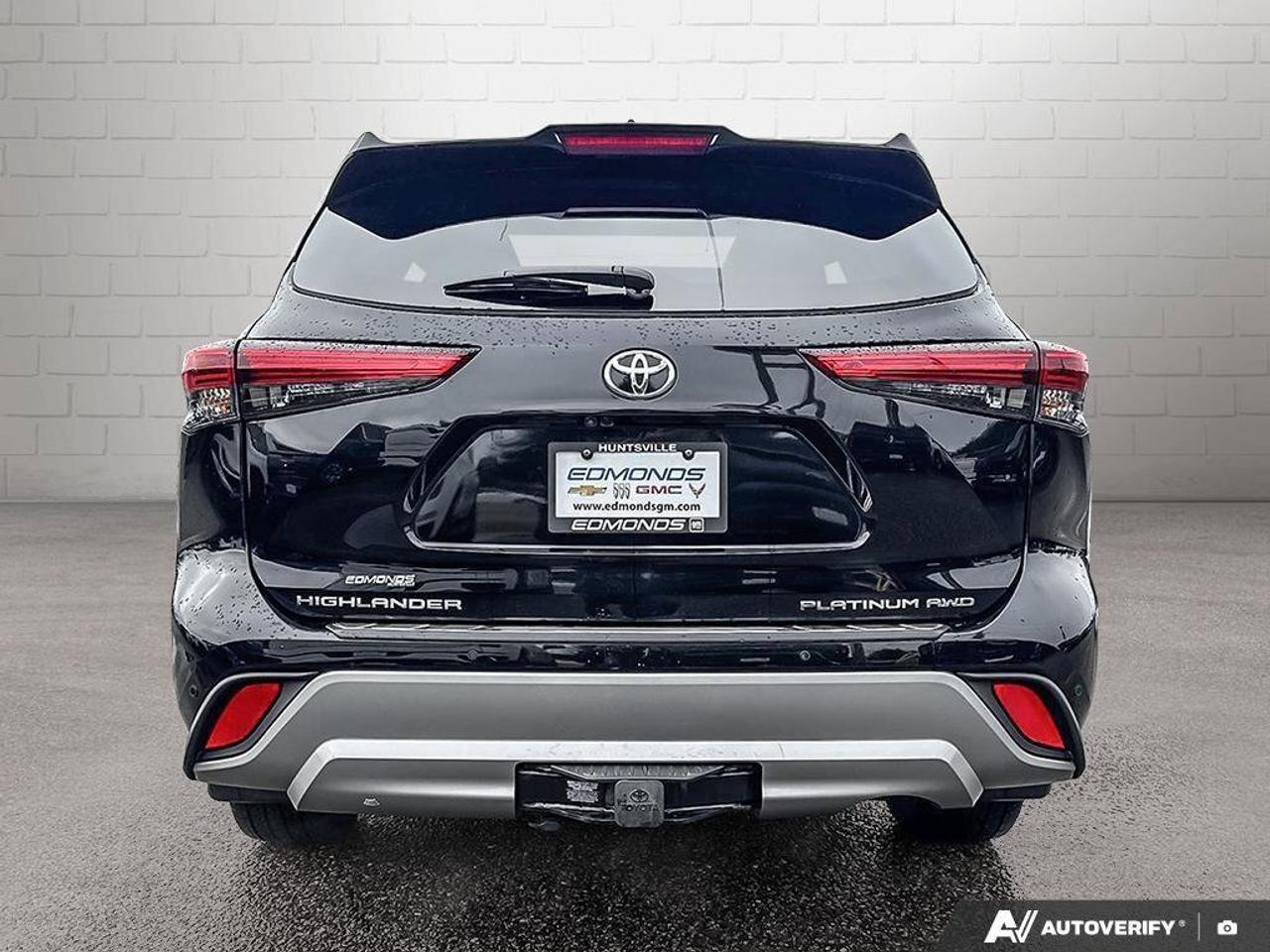 2023 Toyota Highlander LECertified Pre-Owned   One Owner   Winter Tires Photo3