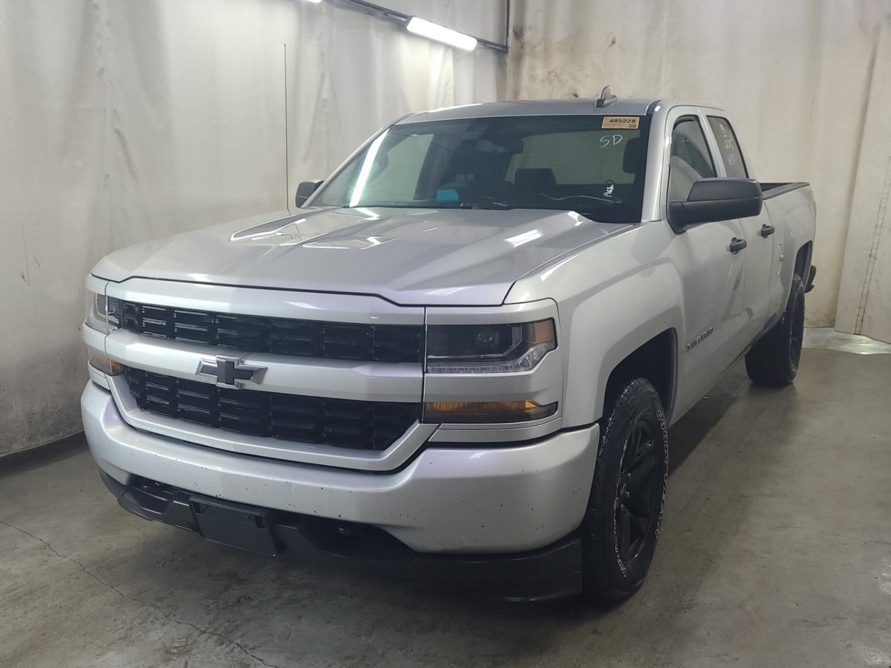 2019 Chevrolet Silverado 1500 4WD Double Cab Custom Photo0