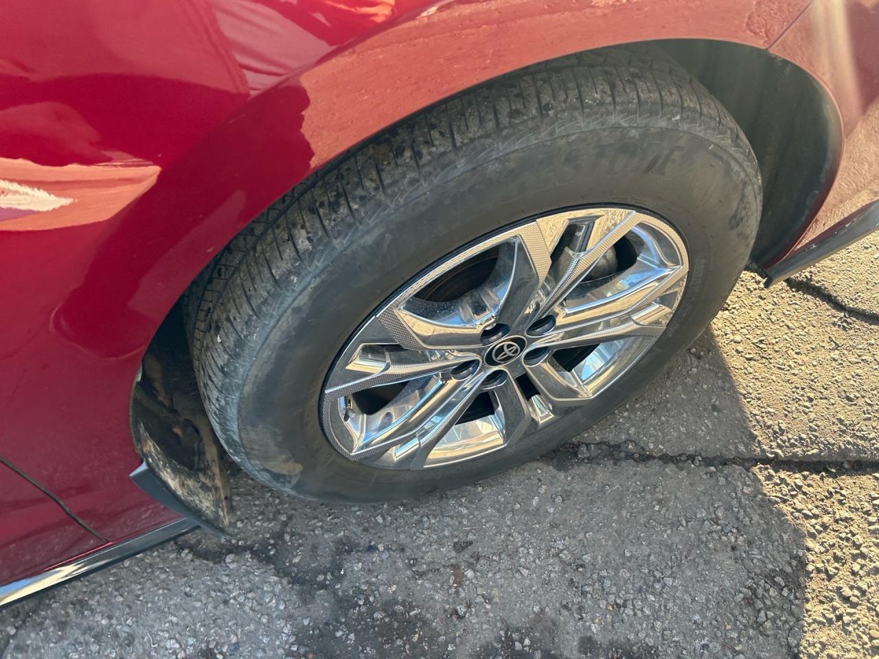 2022 Toyota Sienna LE 8-Passenger AWD Photo