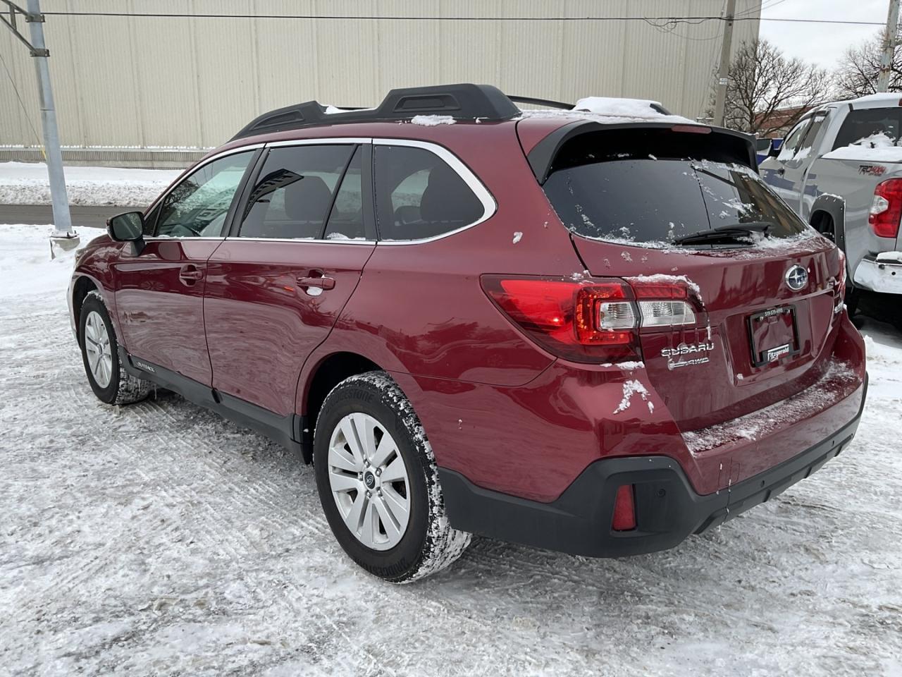 2019 Subaru Outback 2.5i Touring W/ Eye Sight - ALLOYS! BACK-UP CAM! B Photo4