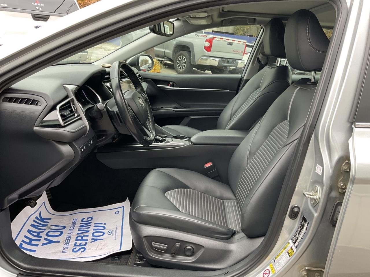 2019 Toyota Camry SE UPGRADE - BACK-UP CAM! BSM! SUNROOF! Photo