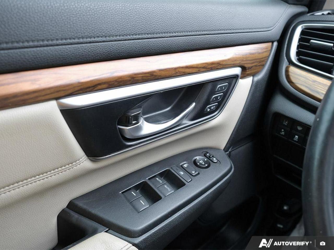 2017 Honda CR-V TouringCERTFIED AS-TRADED, AWD, BACKUP CAM, HEATED Photo