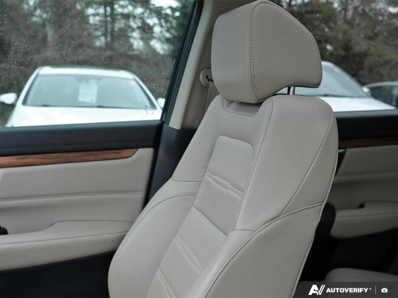 2017 Honda CR-V TouringCERTFIED AS-TRADED, AWD, BACKUP CAM, HEATED Photo