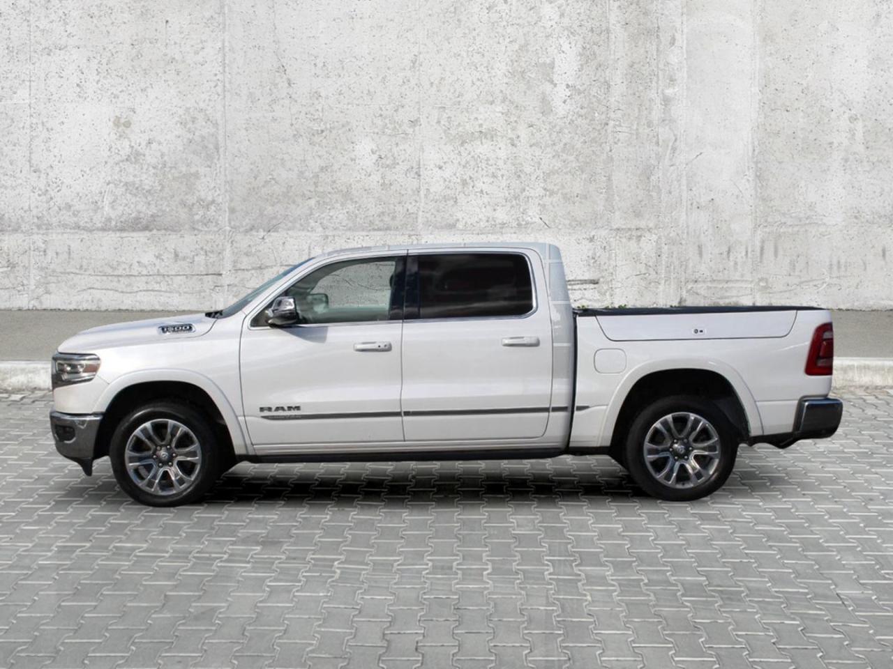 2023 RAM 1500 Limited 4x4 Crew Cab 5'7  Box Gps SiriusXM BkpCam Photo2