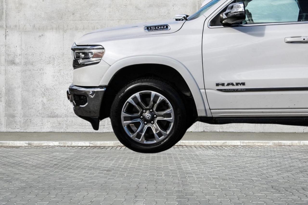 2023 RAM 1500 Limited 4x4 Crew Cab 5'7  Box Gps SiriusXM BkpCam Photo