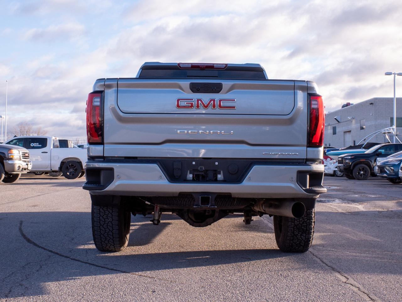 2025 GMC SIERRA 2500HD Denali - Power-Deployable Running Boards Photo