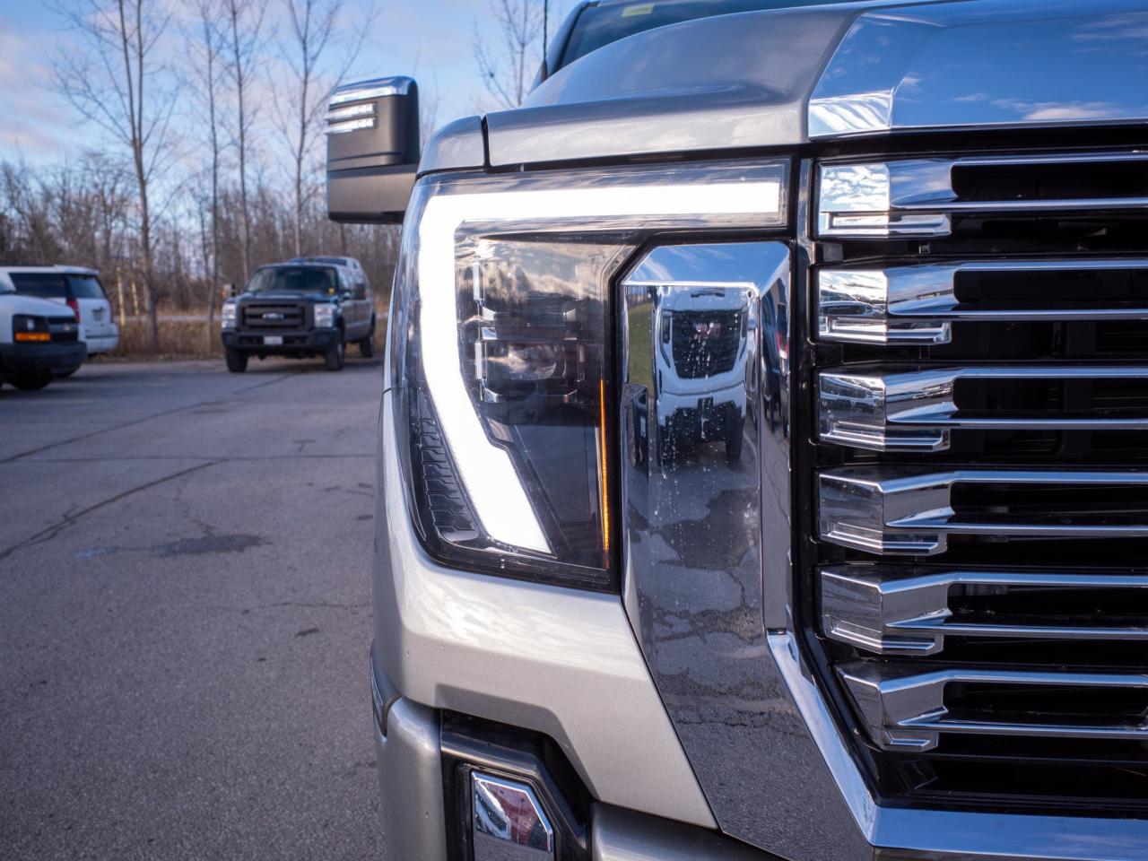 2025 GMC SIERRA 2500HD Denali - Power-Deployable Running Boards Photo