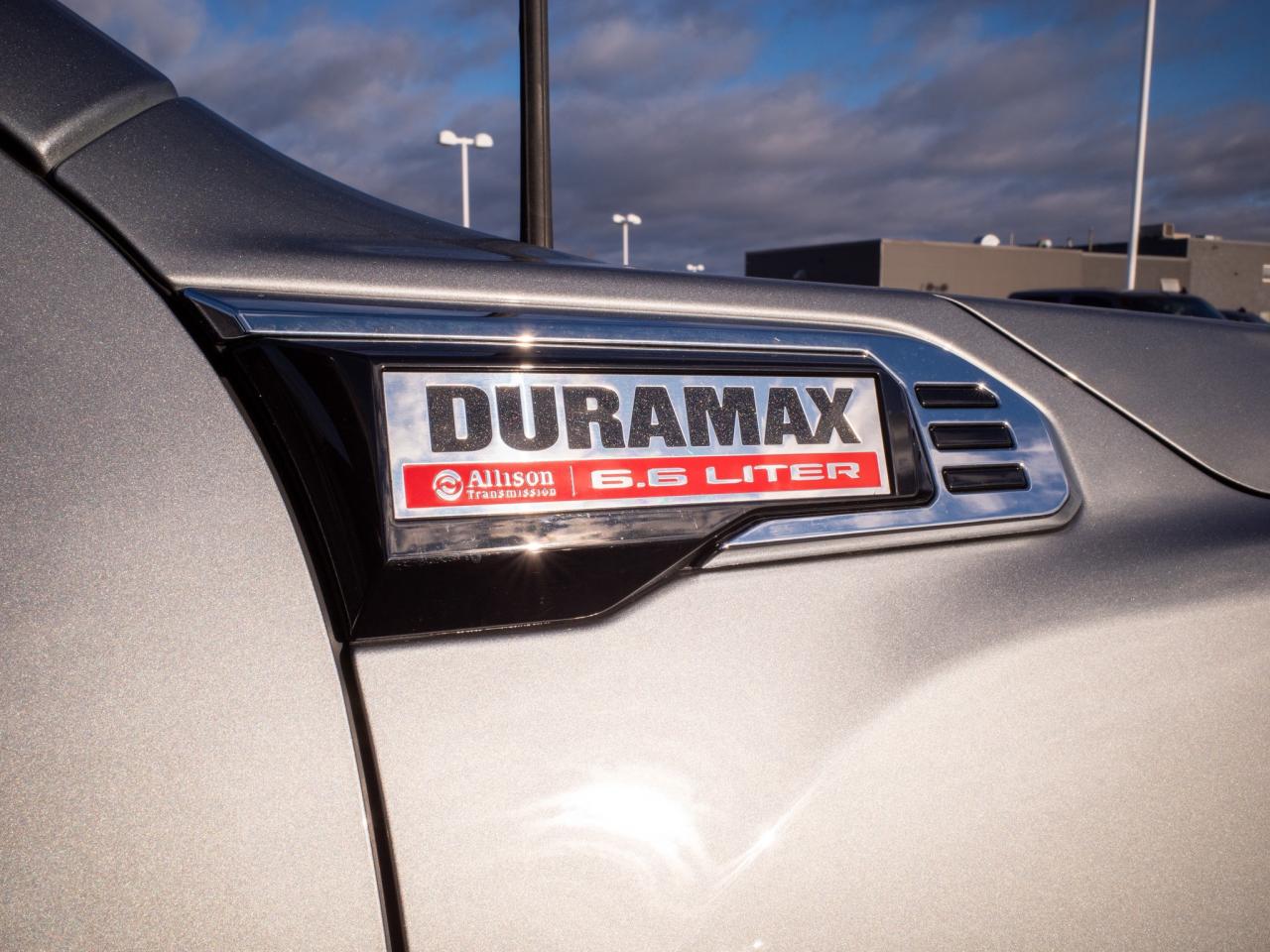 2025 GMC SIERRA 2500HD Denali - Power-Deployable Running Boards Photo